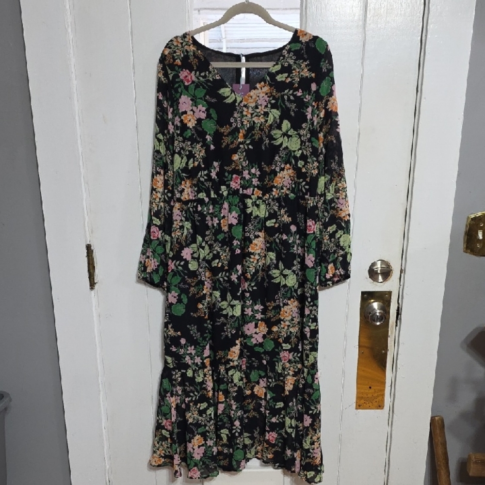 NWT Adore Me Women's‎ Dress Black/Colorful Floral Lughtweight Flowy Spring Sz 1X